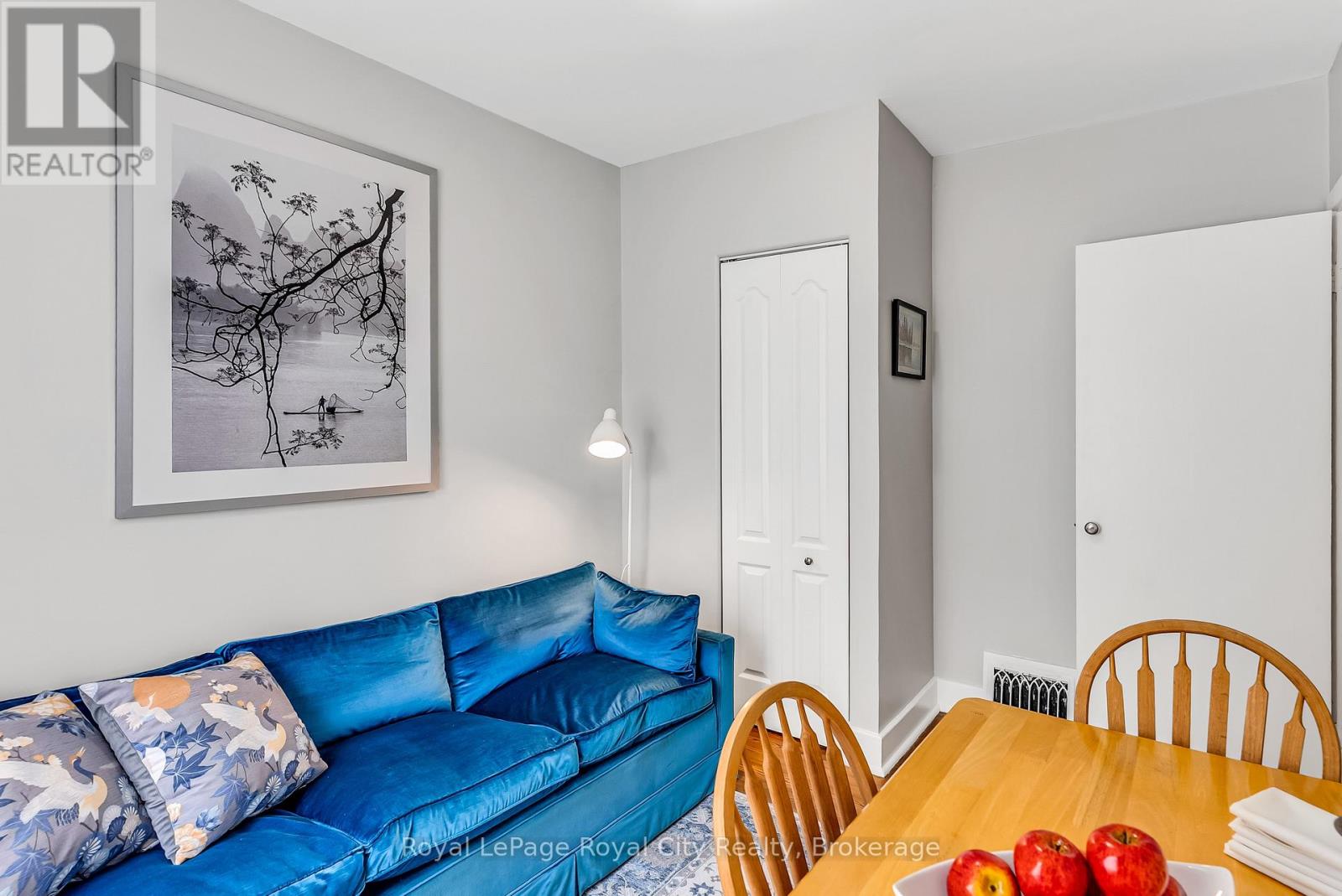 56 WINSTON CRESCENT - 14