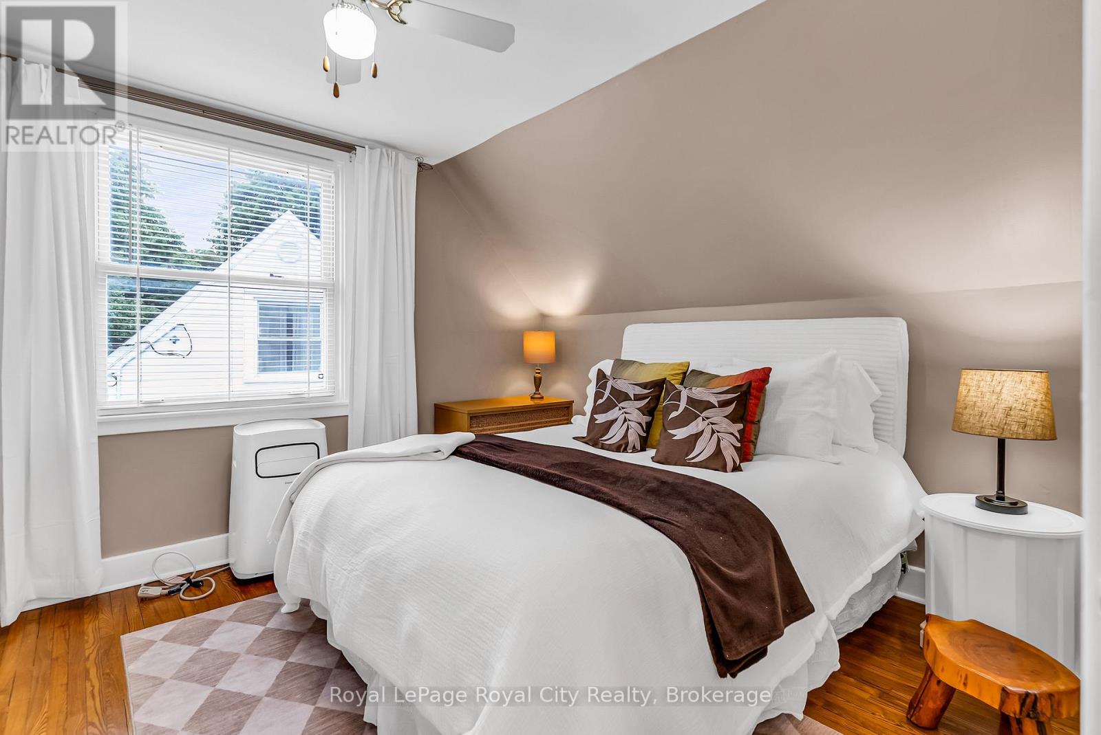 56 WINSTON CRESCENT - 16