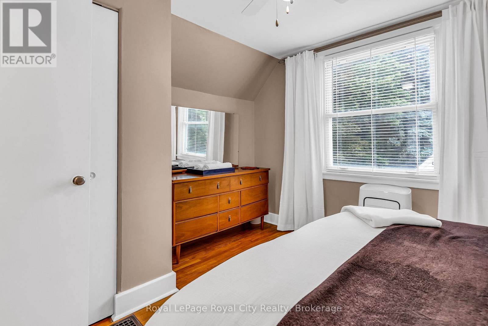 56 WINSTON CRESCENT - 17