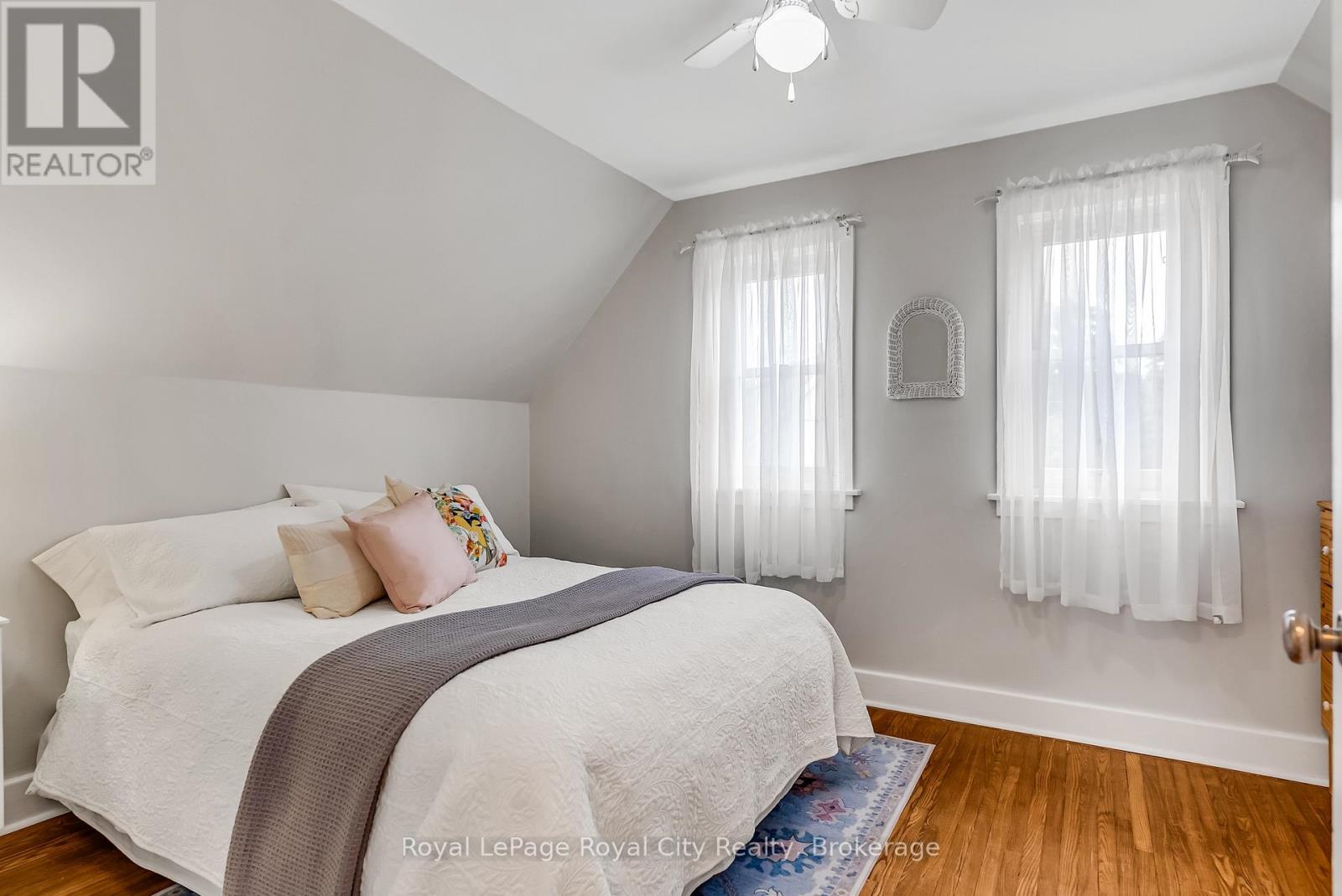 56 WINSTON CRESCENT - 19