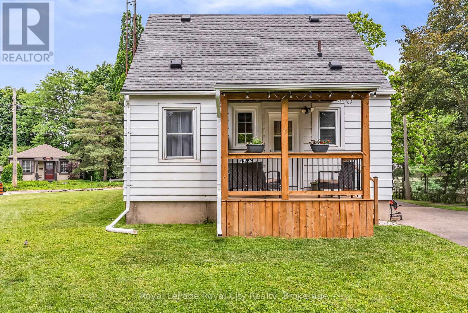 56 WINSTON CRESCENT - 27