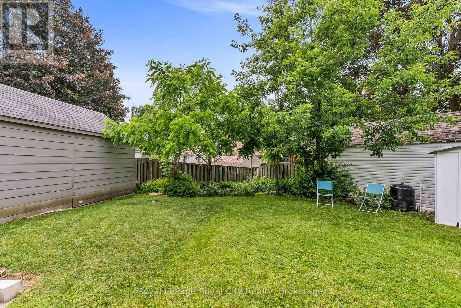 56 WINSTON CRESCENT - 29