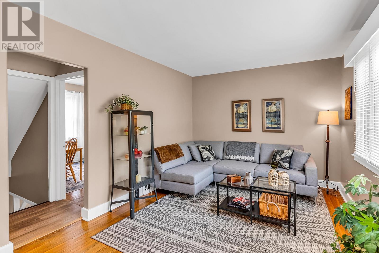56 WINSTON CRESCENT - 5