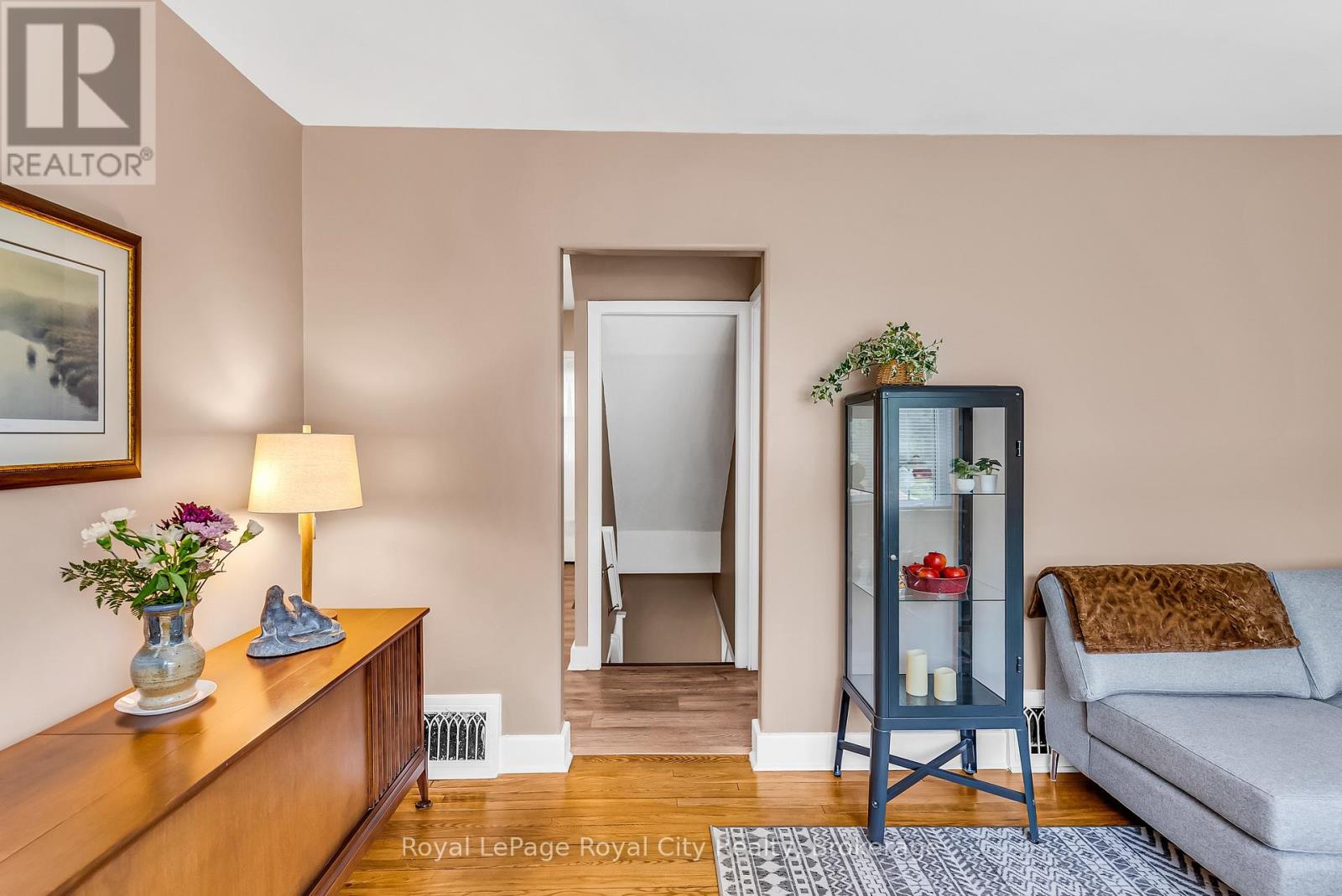 56 WINSTON CRESCENT - 6