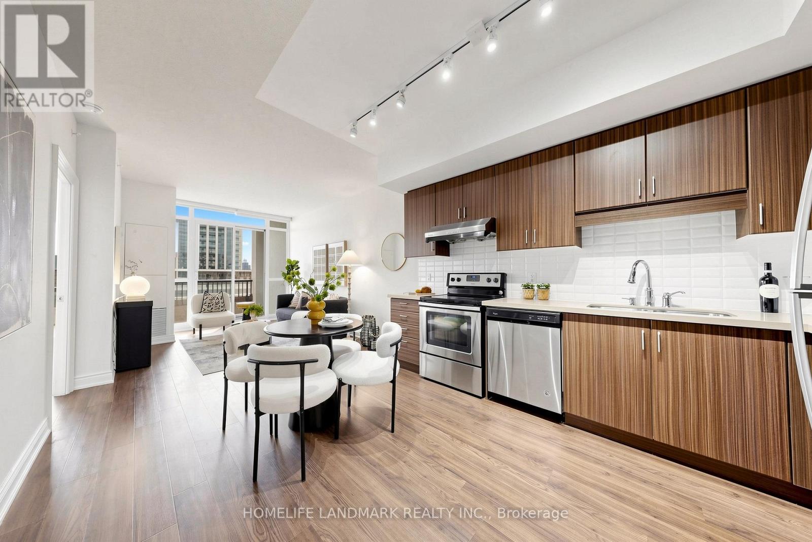 #1006 38 CEDARLAND DRIVE - 4