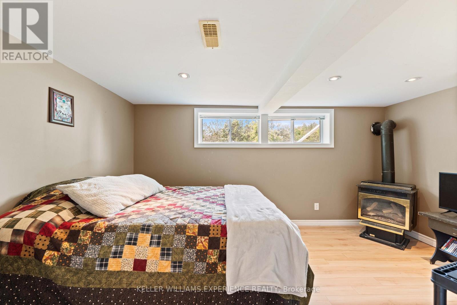 3514 PENETANGUISHENE ROAD - 35