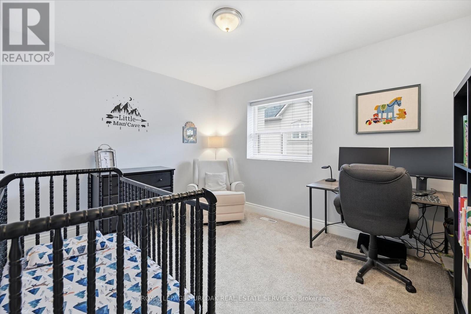 #6 469 CLARIDGE ROAD - 23
