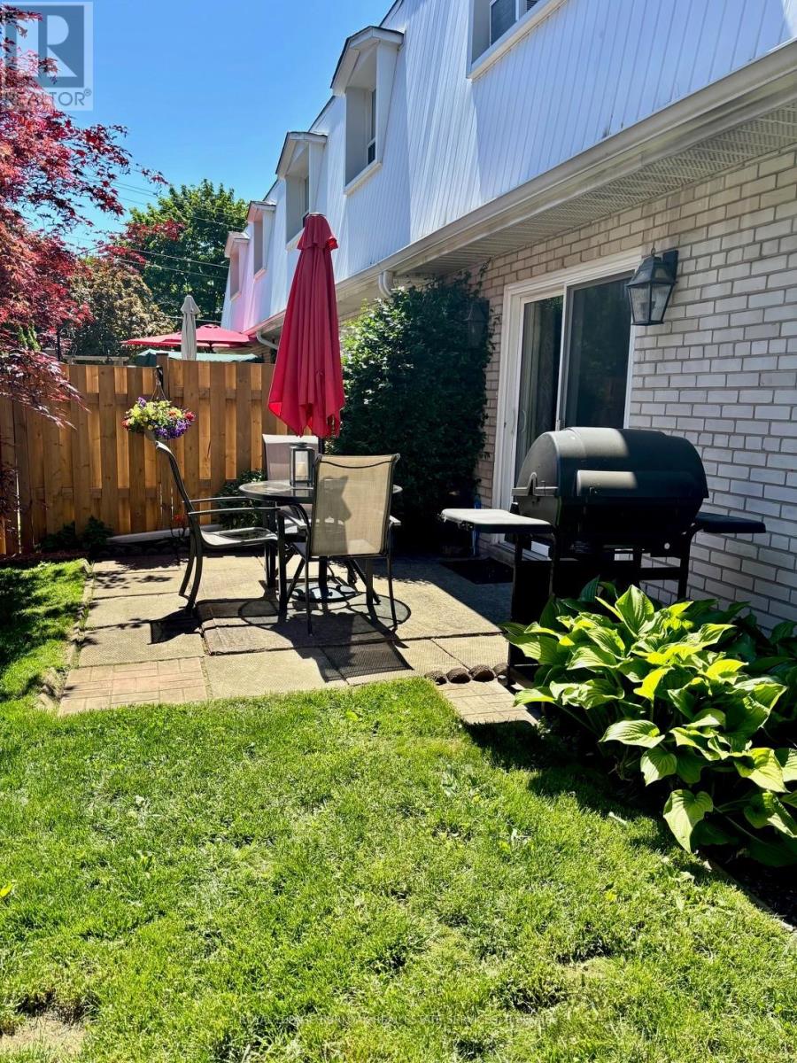 #6 469 CLARIDGE ROAD - 30