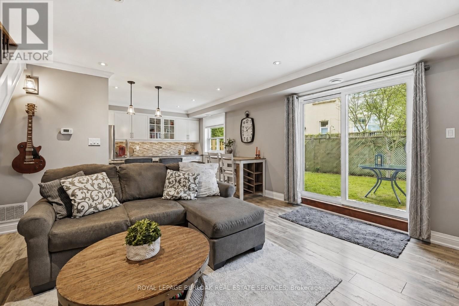 #6 469 CLARIDGE ROAD - 6