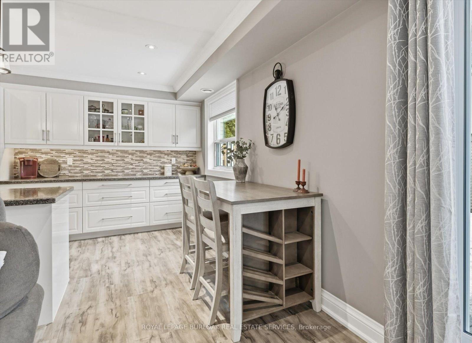 #6 469 CLARIDGE ROAD - 9