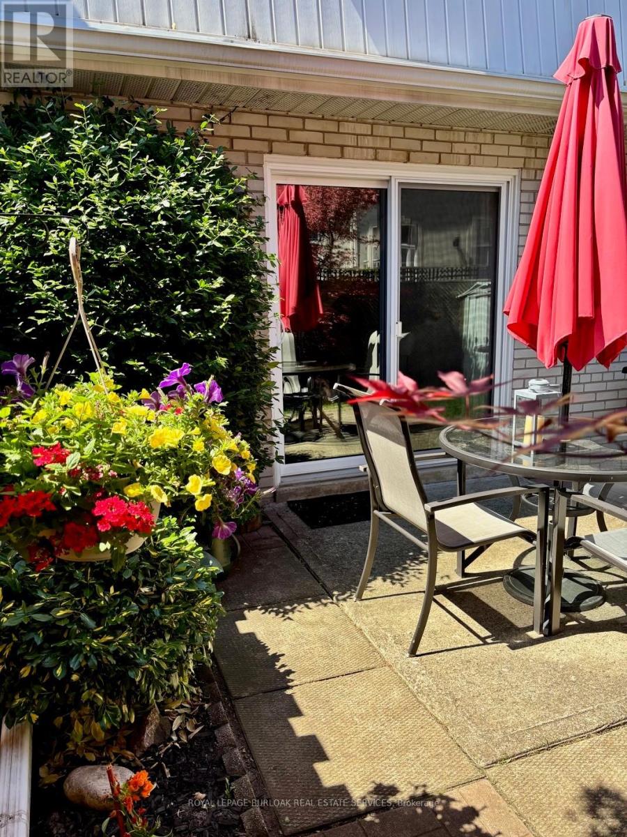 #6 469 CLARIDGE ROAD - 32