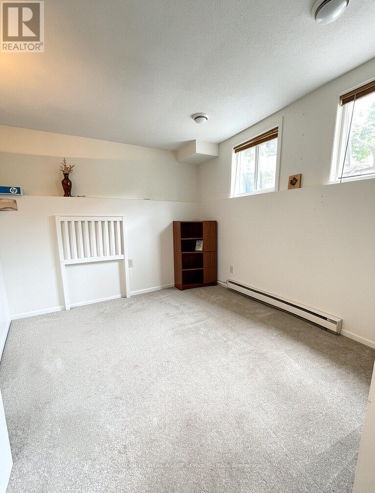 12C SONNET CRESCENT - 15