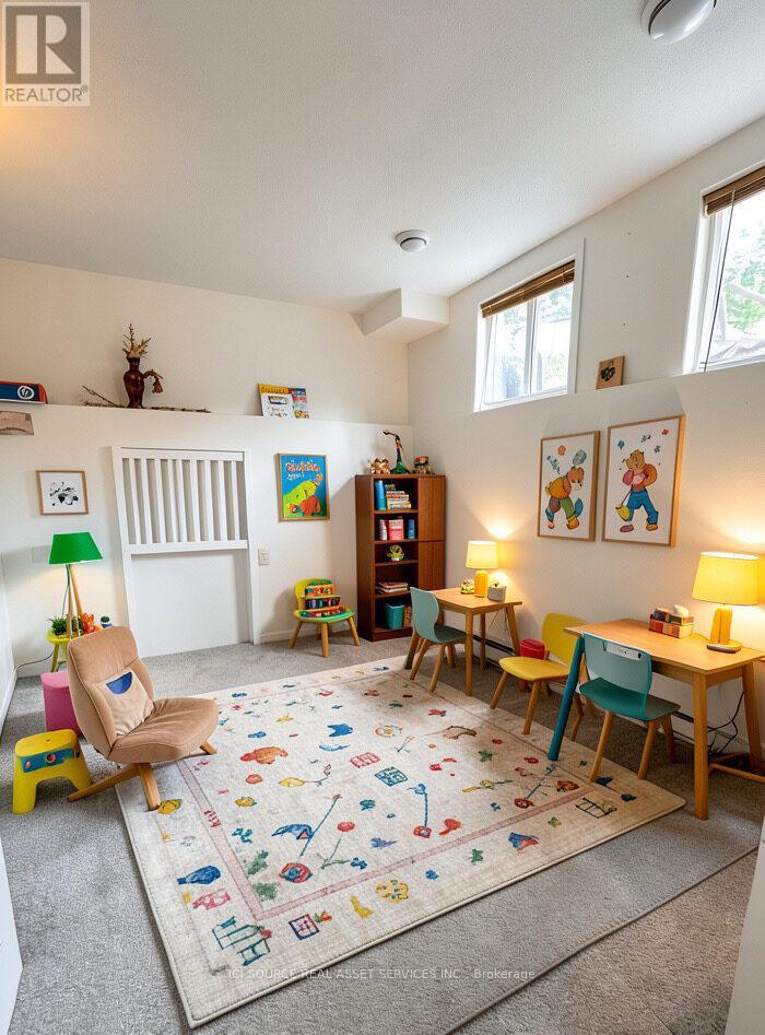 12C SONNET CRESCENT - 18