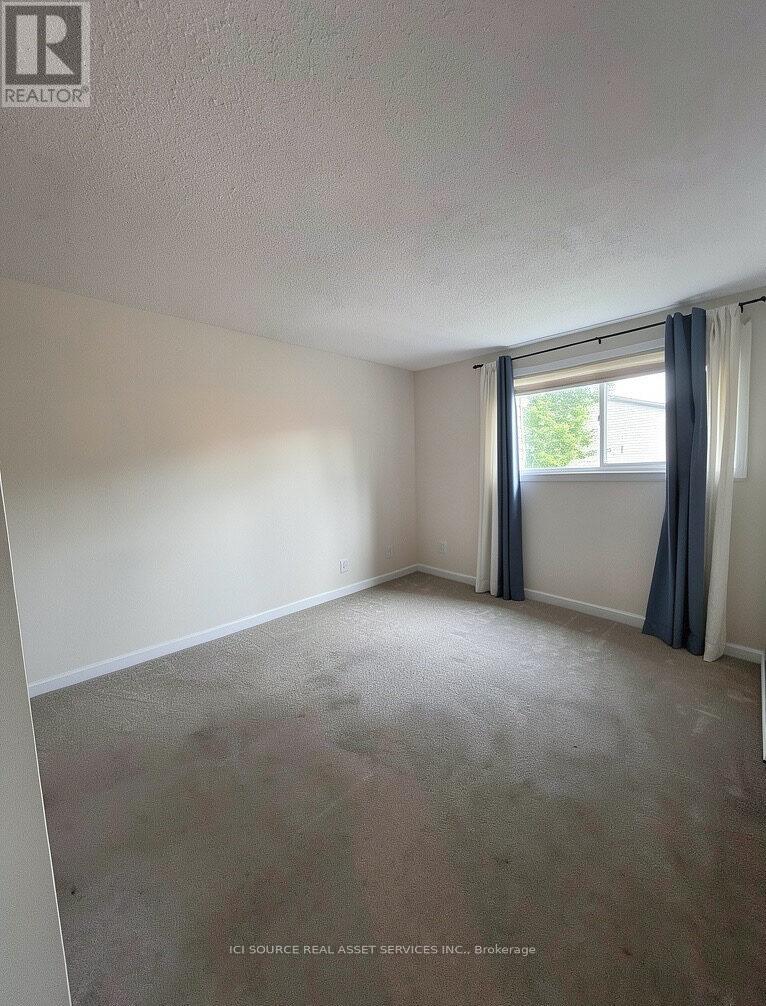 12C SONNET CRESCENT - 8