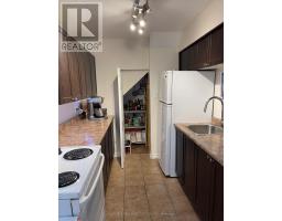 Kitchen - 12c Sonnet Crescent, Ottawa, ON K2H8W7 Photo 7