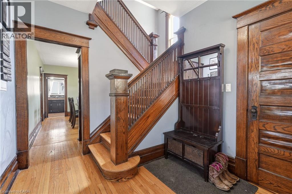 422 LOCK Street W - Image 4