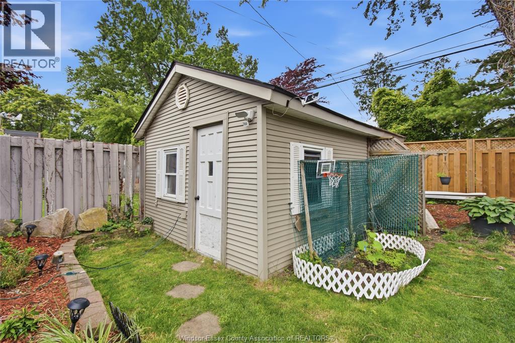 1351 FRANCOIS ROAD - 10