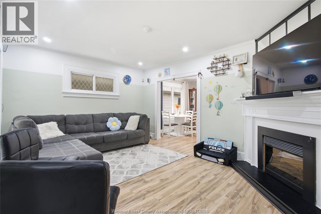1351 FRANCOIS ROAD - 17