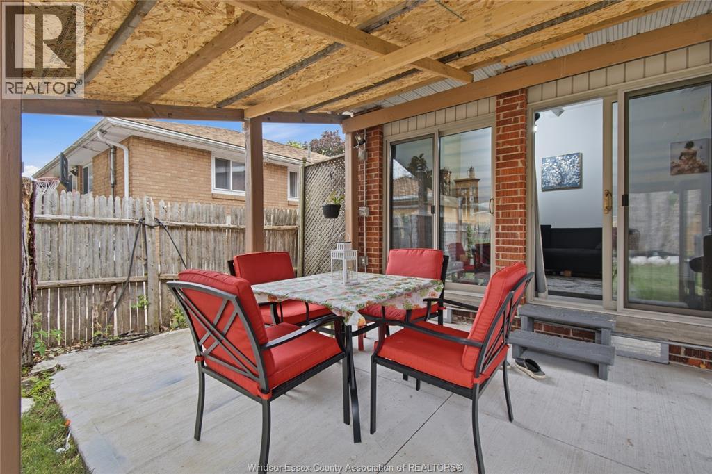 1351 FRANCOIS ROAD - 12
