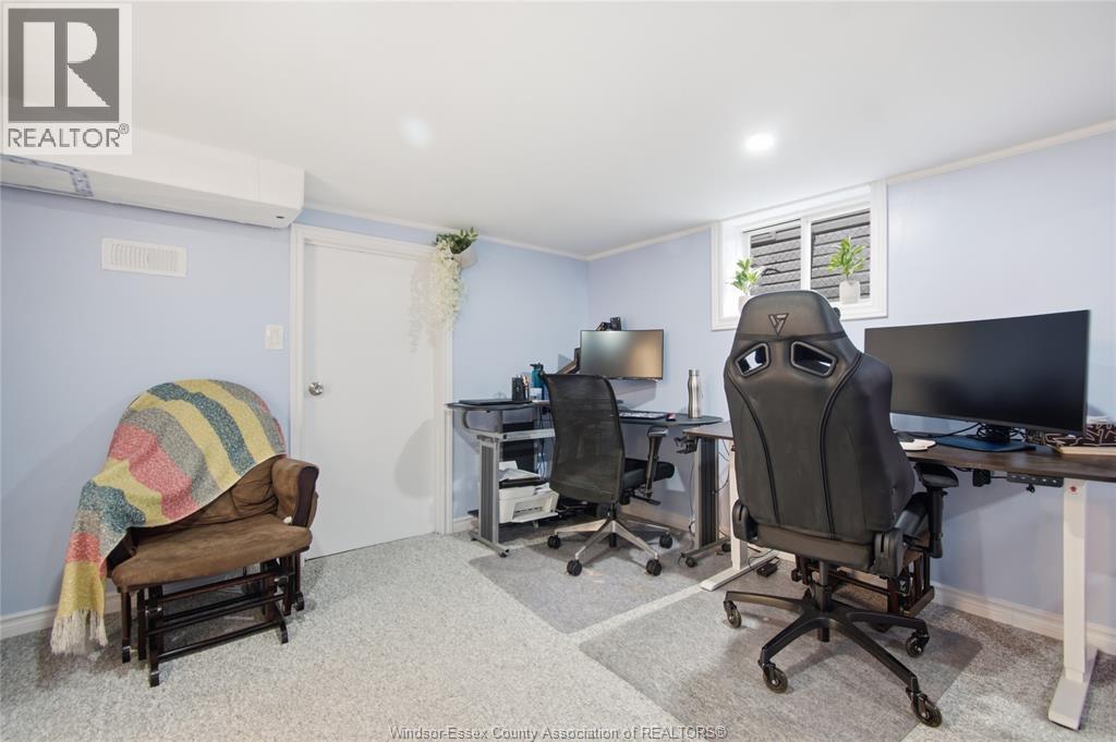1351 FRANCOIS ROAD - 32
