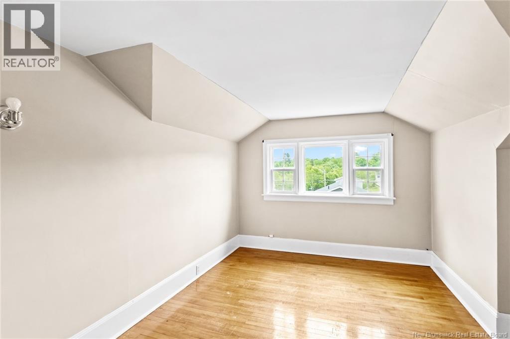 98 Main Street - Image 31