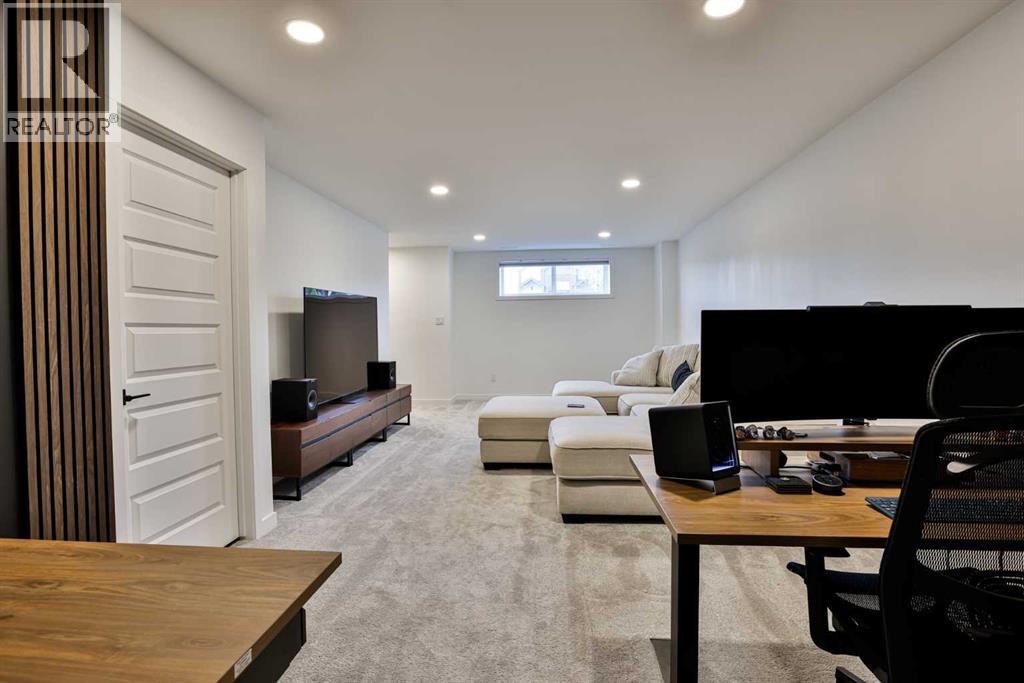 3027 47 Street S - 16