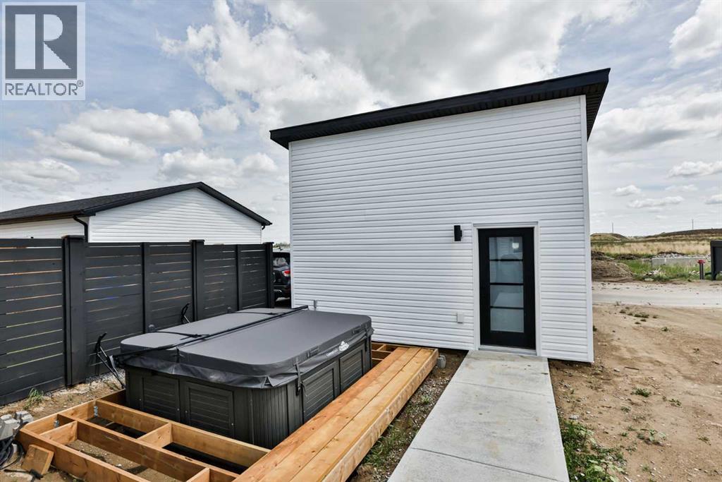 3027 47 Street S - 25