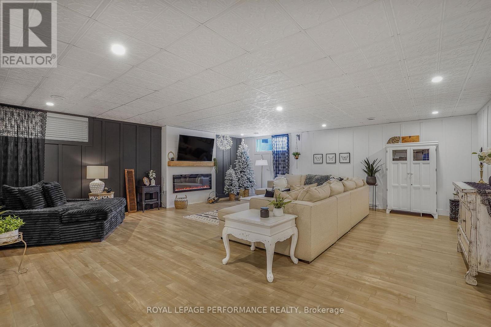 1560 SANDY HILL ROAD - 23
