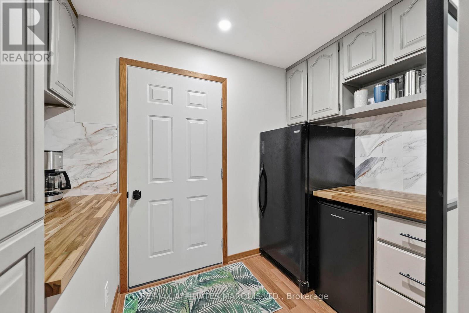 1628 GRANT AVENUE - 13