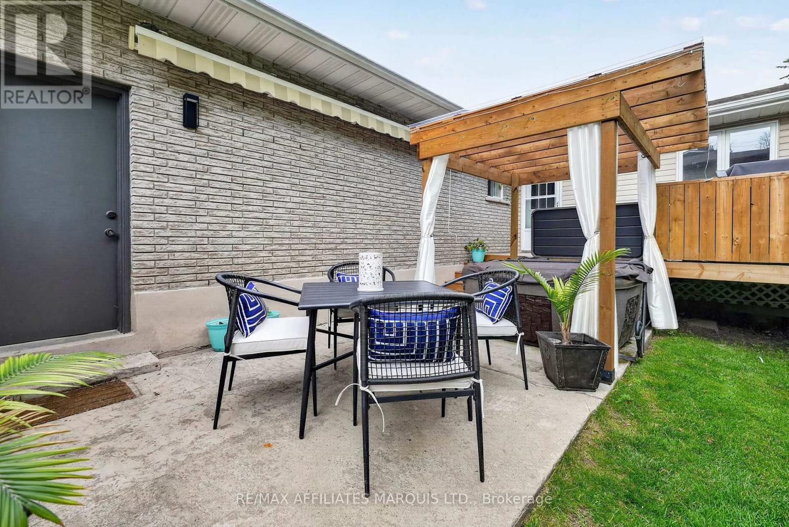 1628 GRANT AVENUE - 40