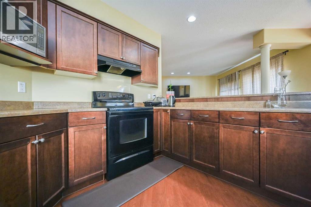8841 Lakeland Drive — photo 10