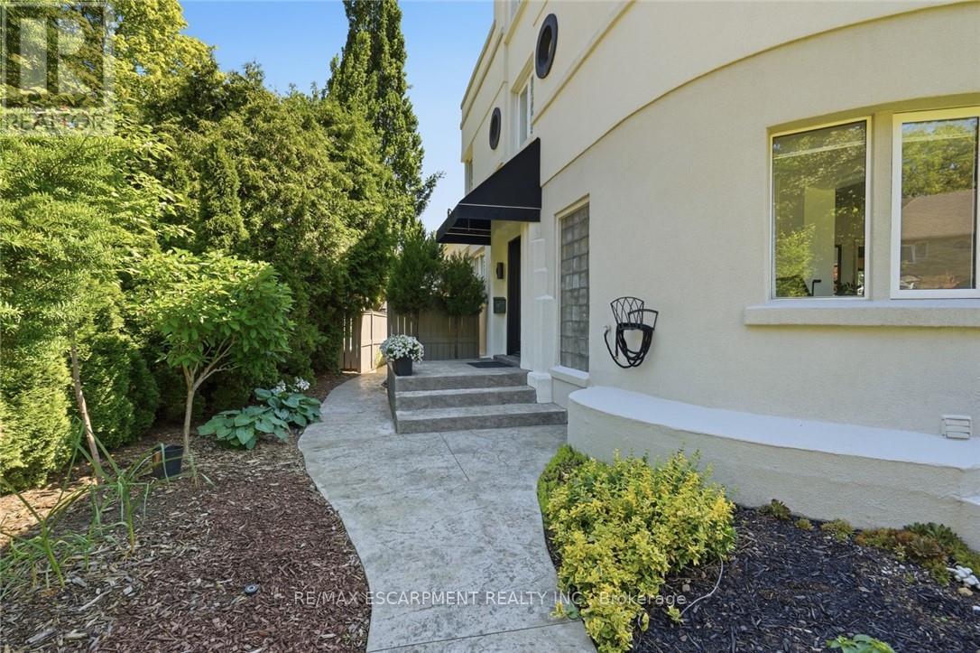225 ST. PAUL STREET - 44