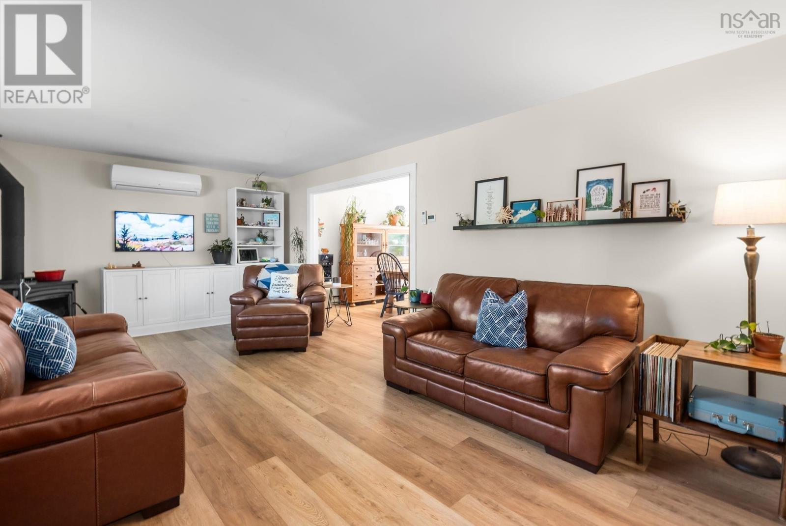 82 Hirtle Drive - 16