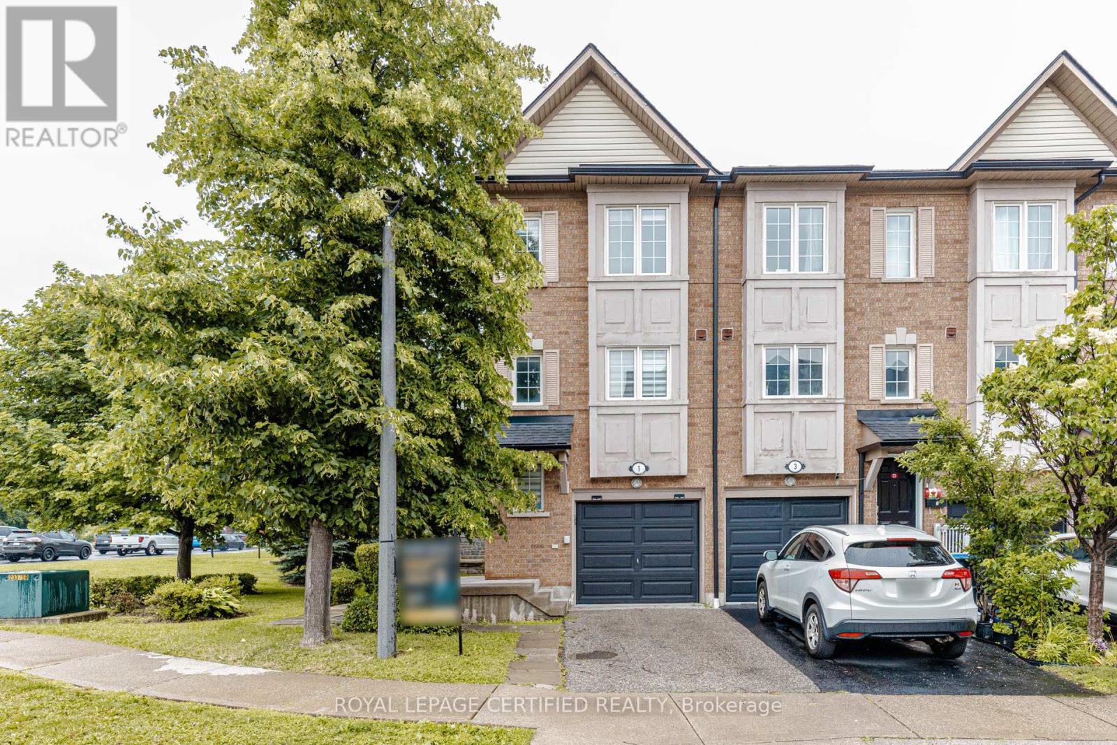 #1 1128 DUNDAS STREET W - 1