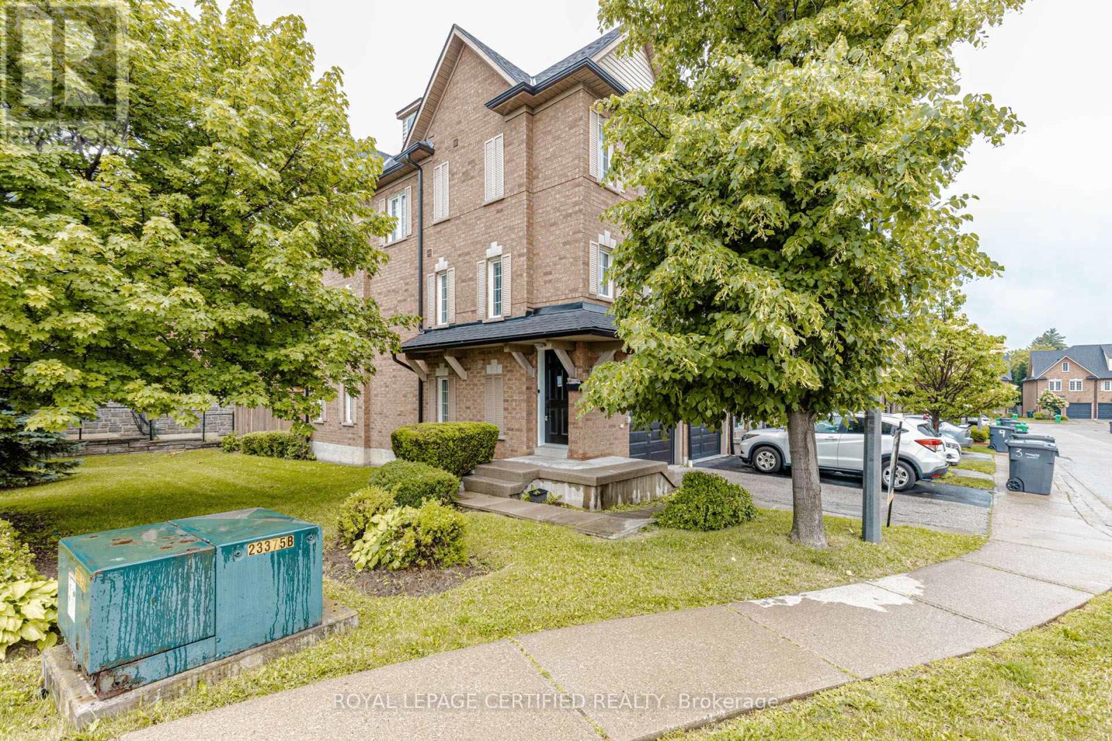 #1 1128 DUNDAS STREET W - 3