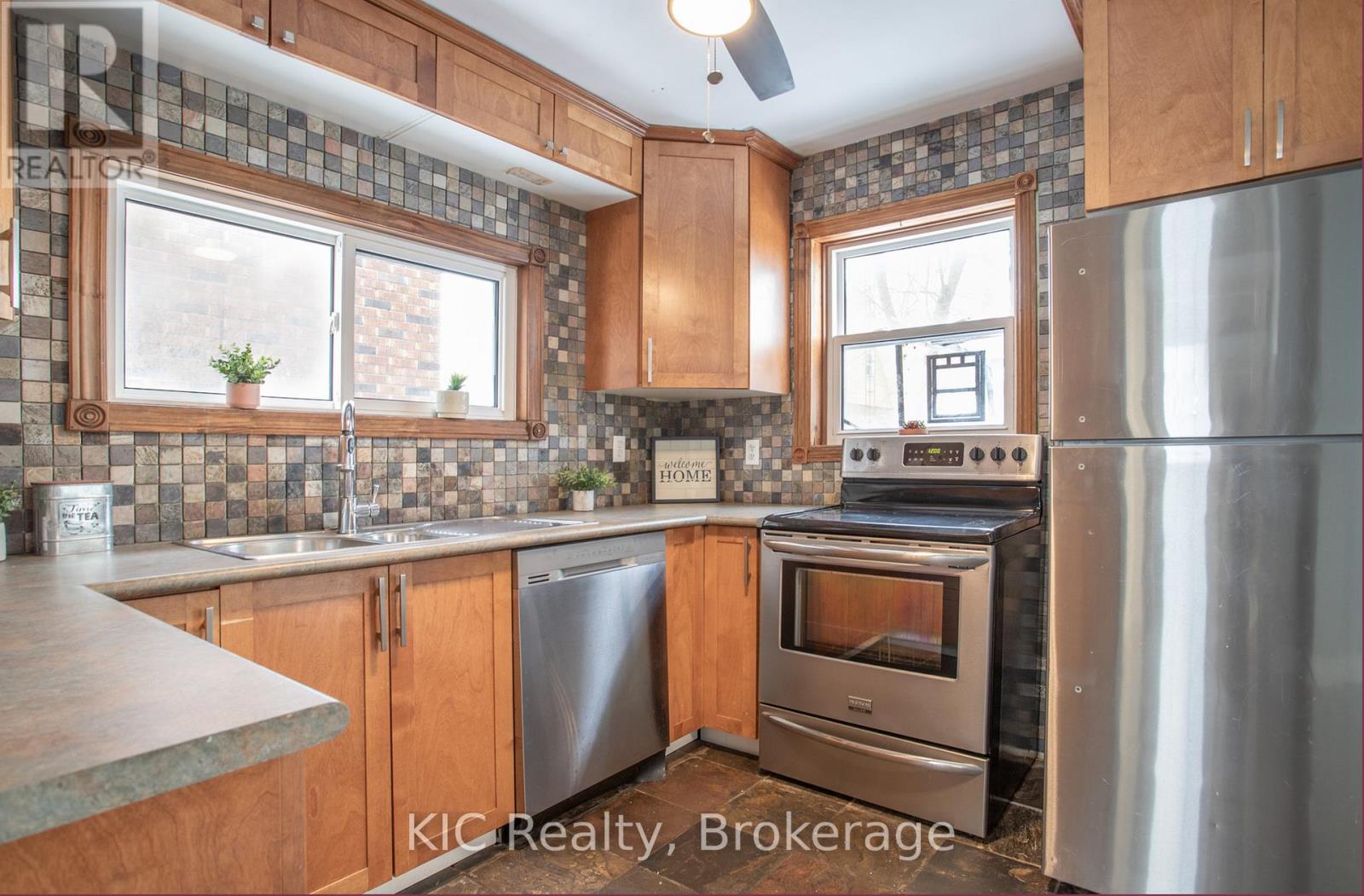 200 OSHAWA BOULEVARD N - 14