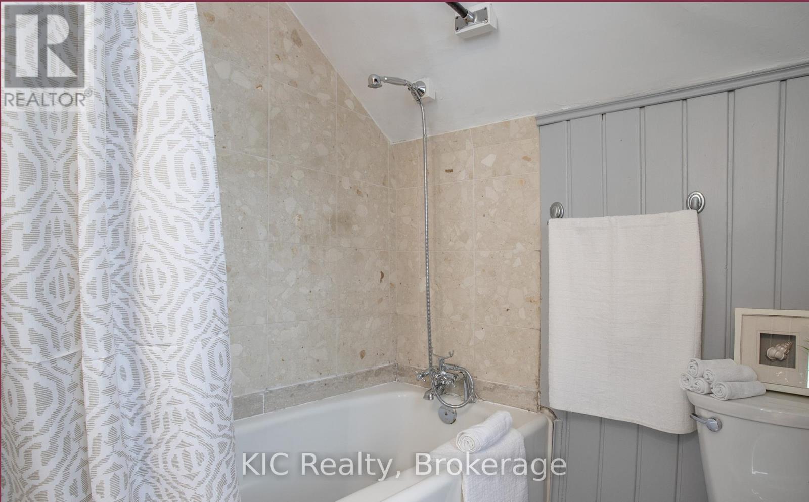 200 OSHAWA BOULEVARD N - 20