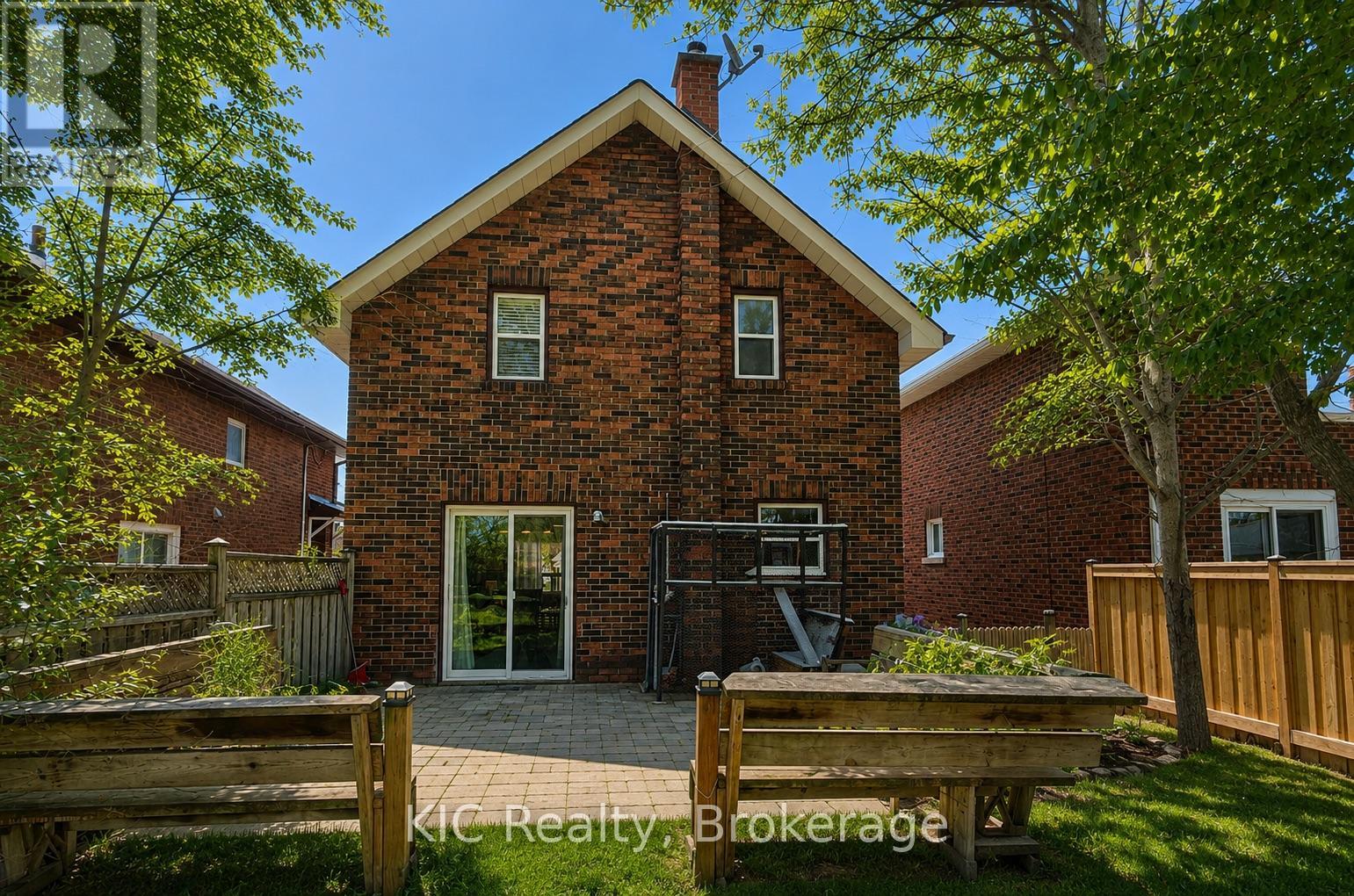 200 OSHAWA BOULEVARD N - 25