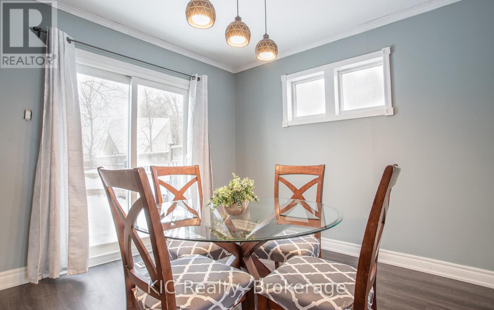 200 OSHAWA BOULEVARD N - 8