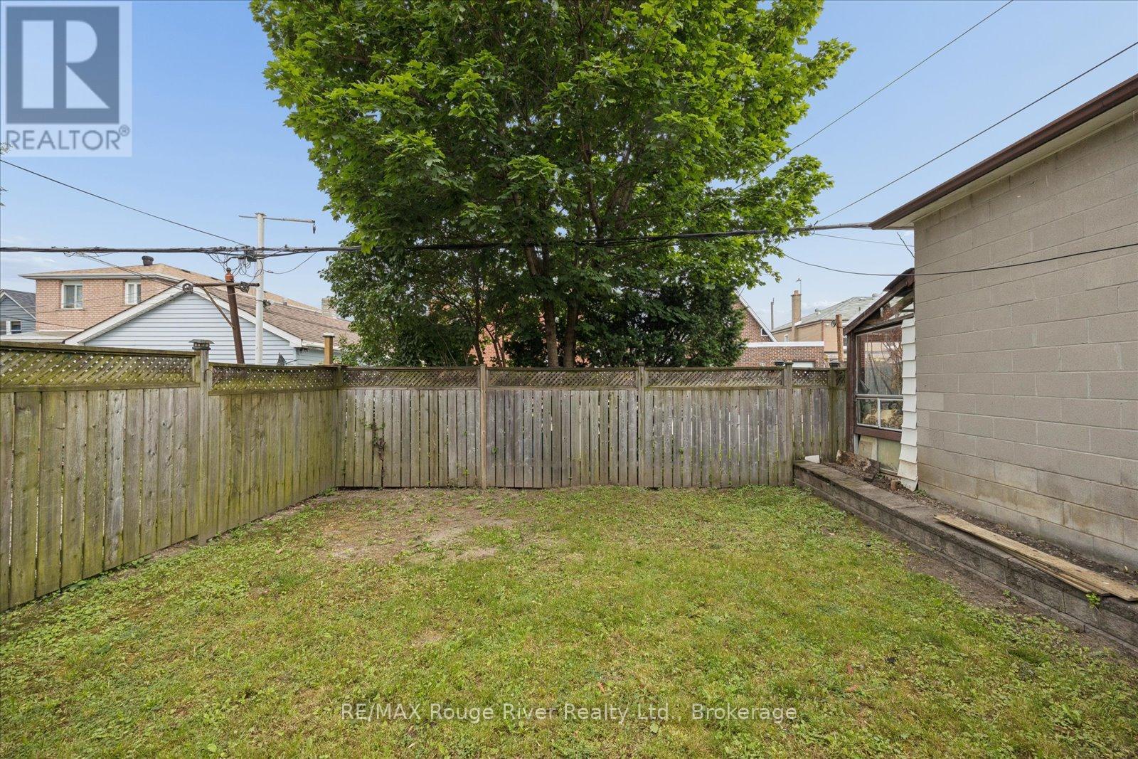72A LAUREL AVENUE - 41