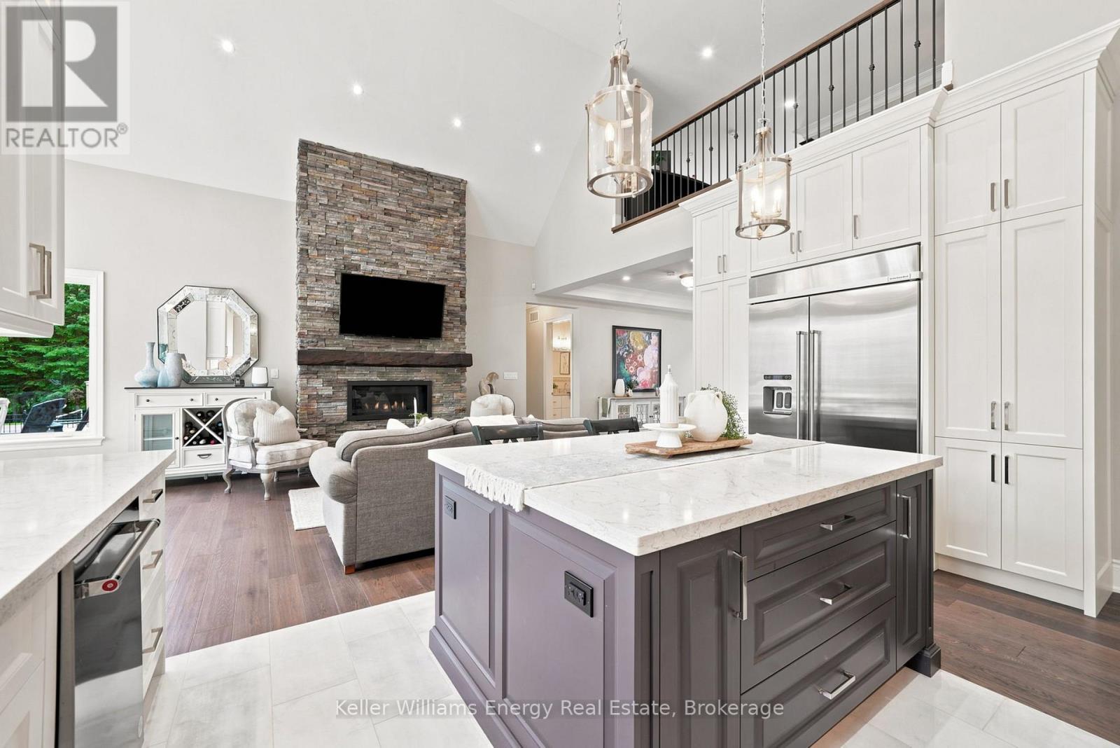 849 TOWNLINE ROAD N - 11