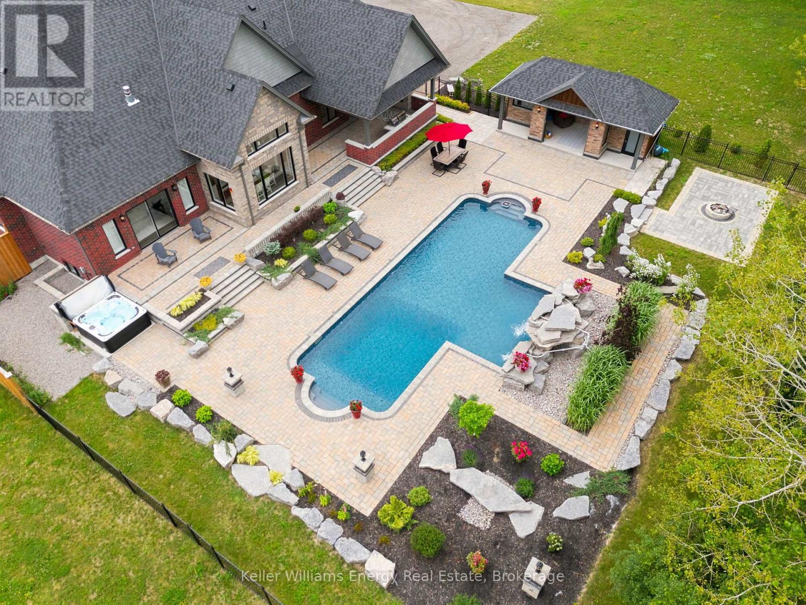 849 TOWNLINE ROAD N - 3