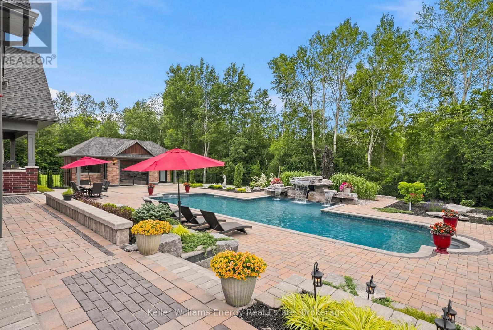 849 TOWNLINE ROAD N - 42