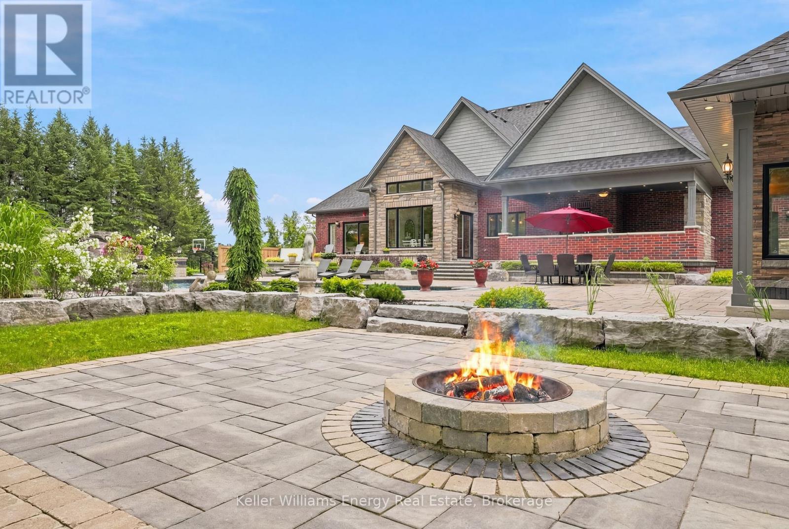 849 TOWNLINE ROAD N - 43