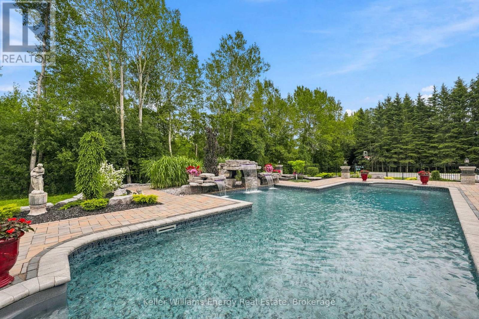 849 TOWNLINE ROAD N - 44