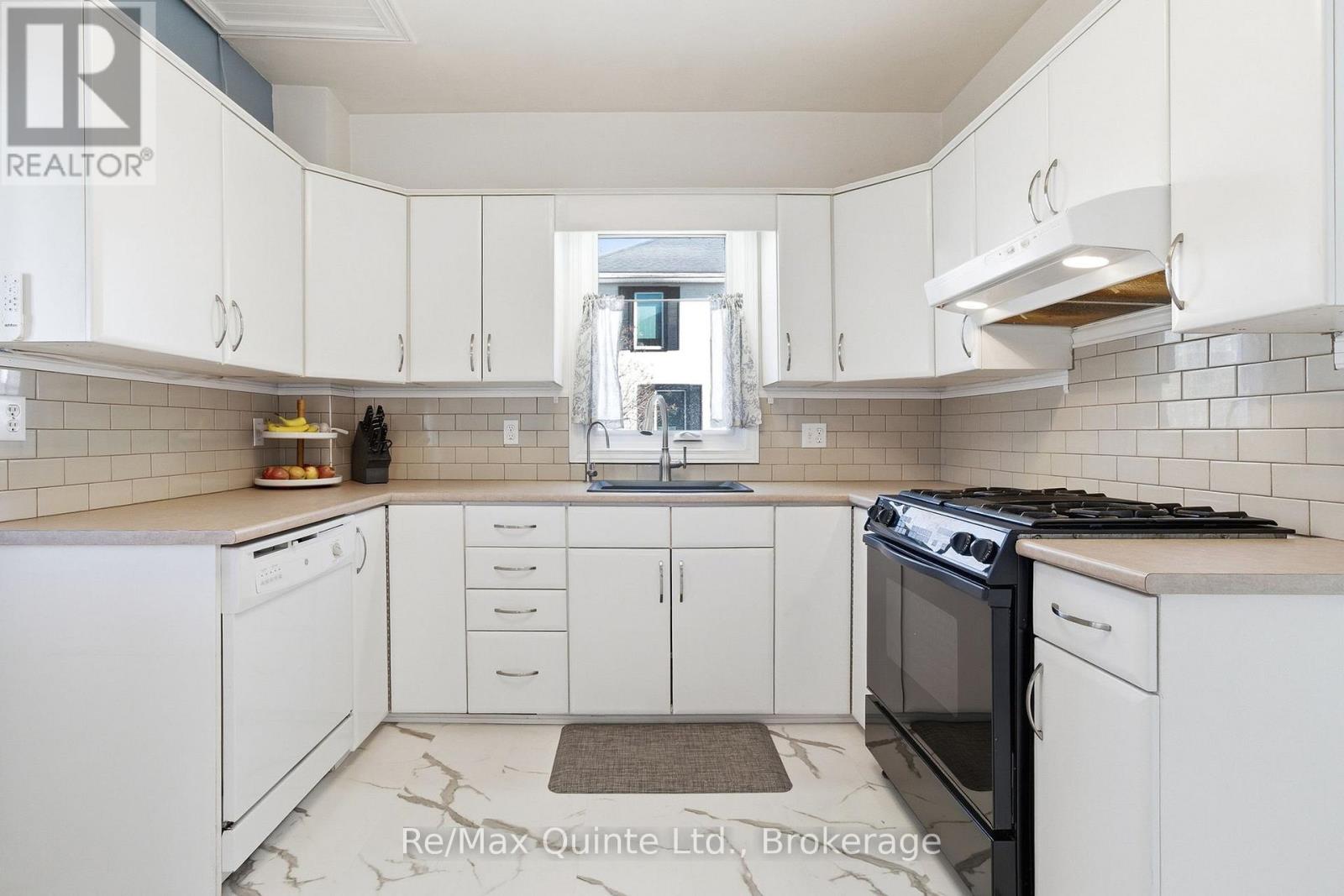 39 TRENT STREET N - 12