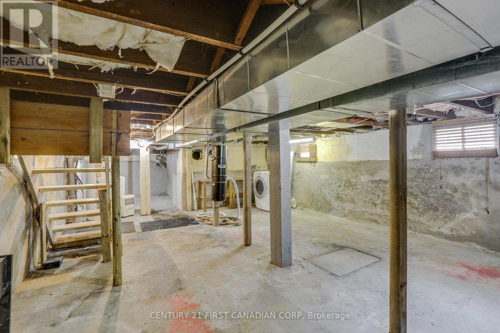 16 LANSDOWNE AVENUE - 31