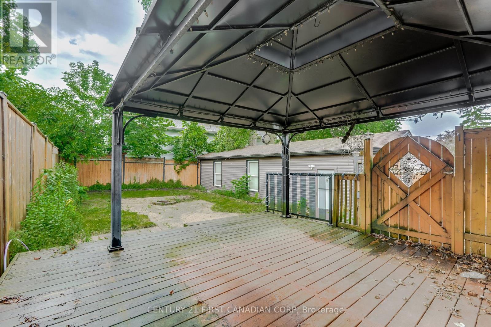 16 LANSDOWNE AVENUE - 33