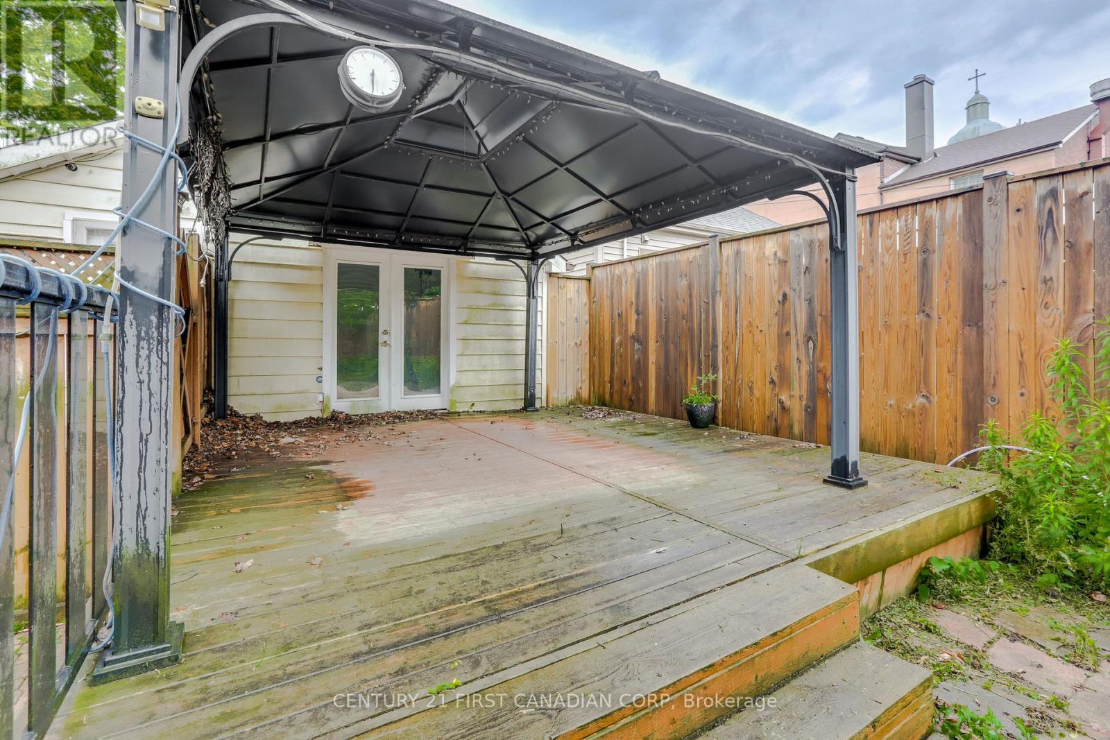 16 LANSDOWNE AVENUE - 34