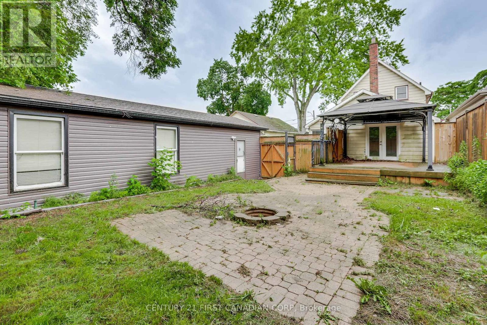 16 LANSDOWNE AVENUE - 35